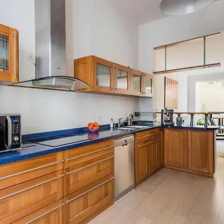 Family House 4* Bordeaux